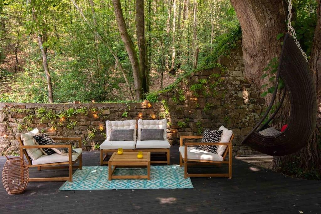 Beautiful, Historic Manoir In Semi-Rural Setting Villa Viré Exteriör bild