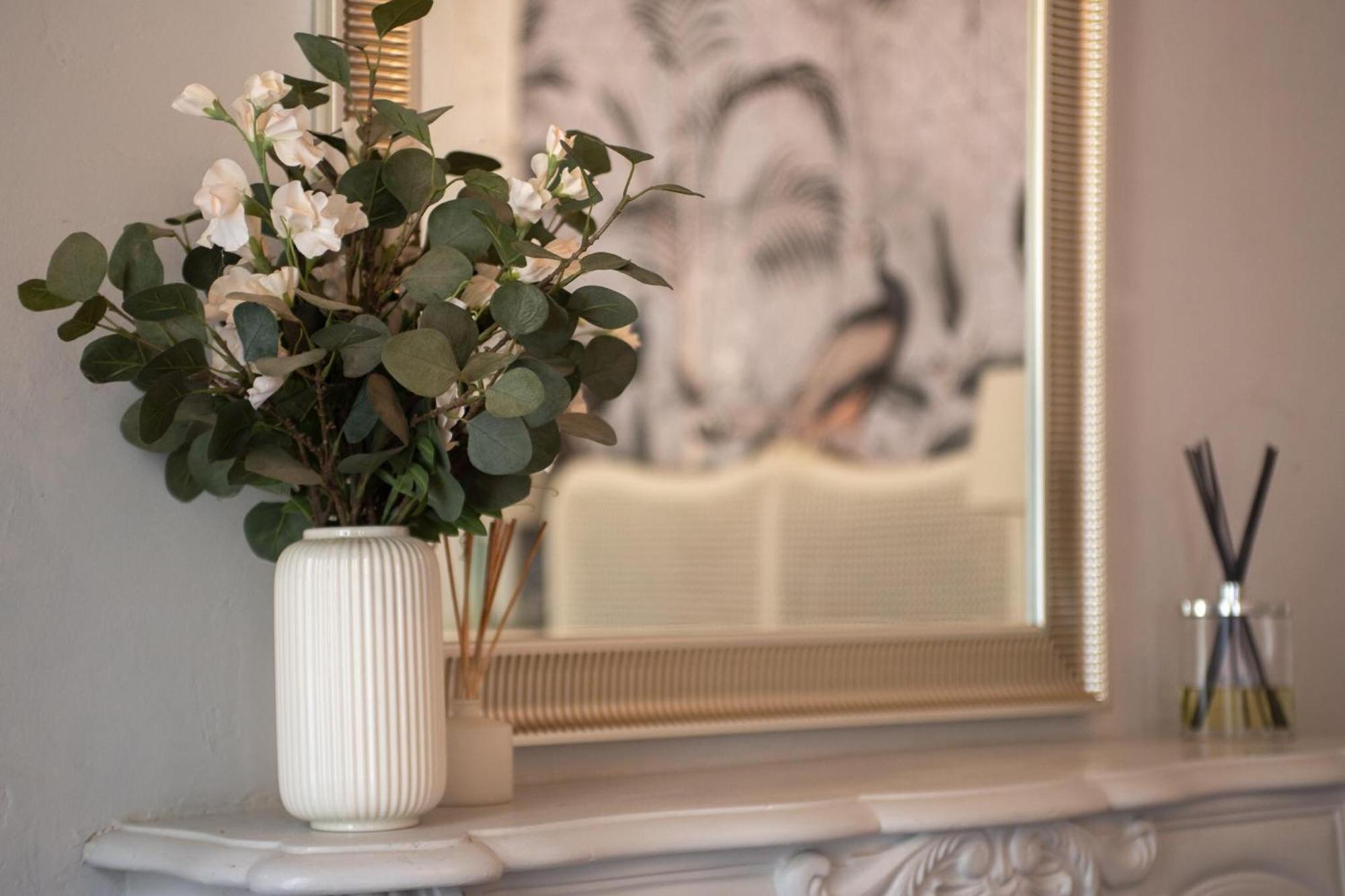 Beautiful, Historic Manoir In Semi-Rural Setting Villa Viré Exteriör bild