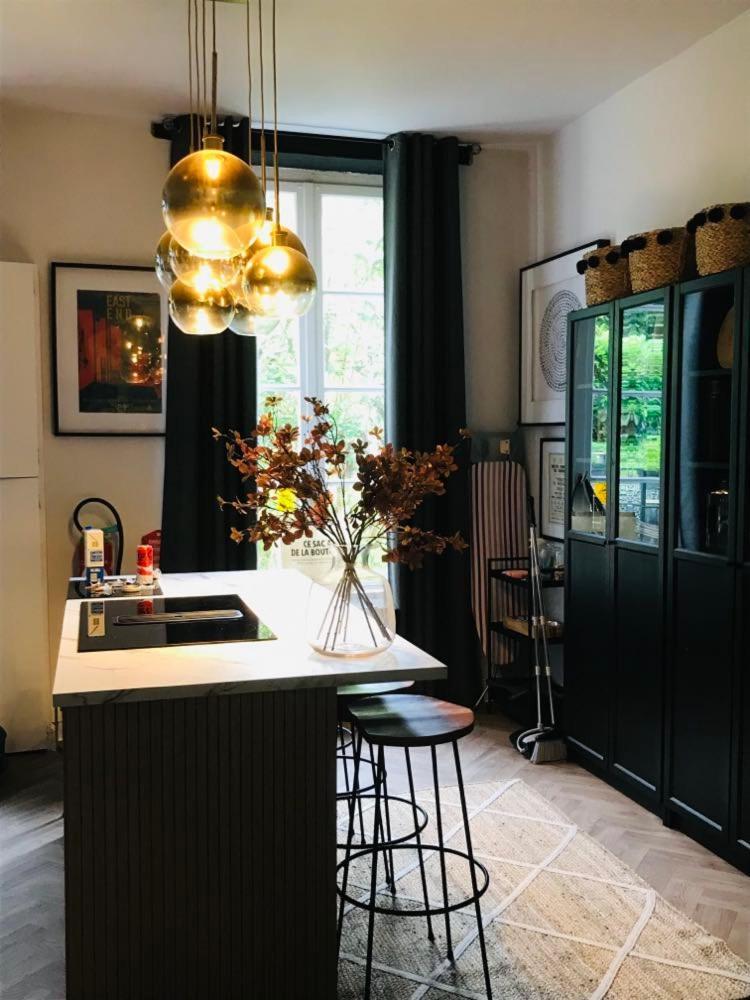 Beautiful, Historic Manoir In Semi-Rural Setting Villa Viré Exteriör bild